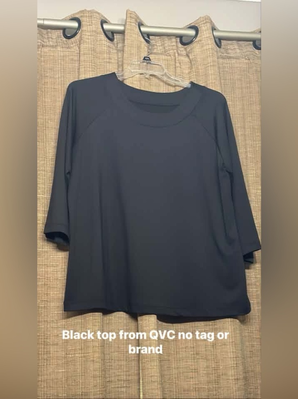 Black Long-Sleeve Women’s Tee - No Brand